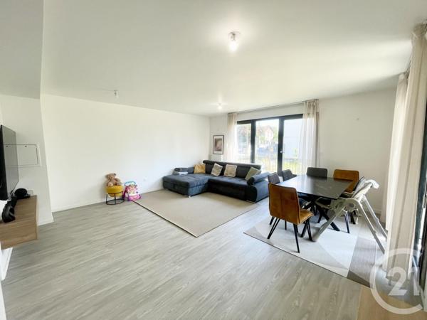Appartement F4 à vendre  4 pièces - 85,01 m2 STAINS - 93