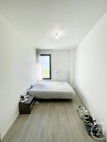 Appartement F4 à vendre  4 pièces - 85,01 m2 STAINS - 93