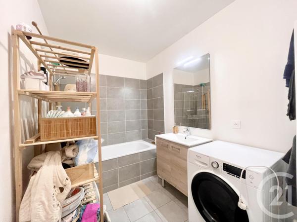 Appartement F4 à vendre  4 pièces - 85,01 m2 STAINS - 93