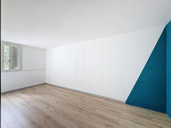 MONTREUIL, QUARTIER FAMILIAL ET COMMERCANT DE PAUL SIGNAC, 10 MIN DU METRO, APPARTEMENT 3 PIECES AU CALME.