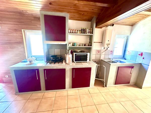 Maison familiale 152 m² sur terrain de 873 m² – Calme absolu – Marseille + dépendance