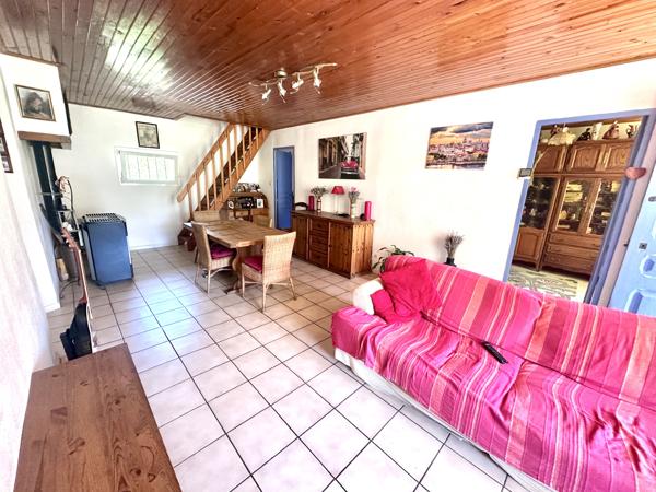 Maison familiale 152 m² sur terrain de 873 m² – Calme absolu – Marseille + dépendance