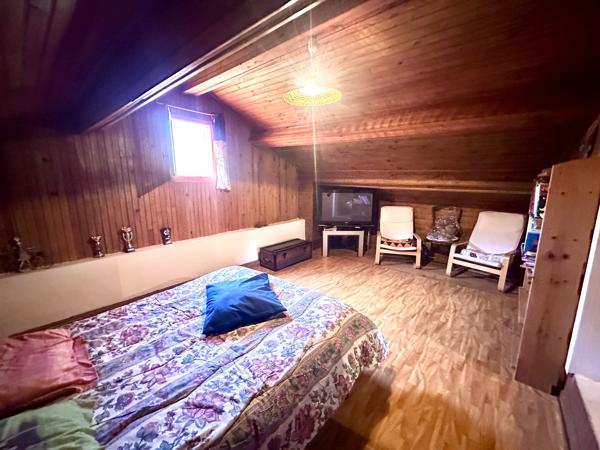 Maison familiale 152 m² sur terrain de 873 m² – Calme absolu – Marseille + dépendance