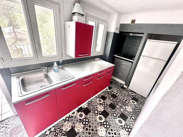 Maison familiale 152 m² sur terrain de 873 m² – Calme absolu – Marseille + dépendance