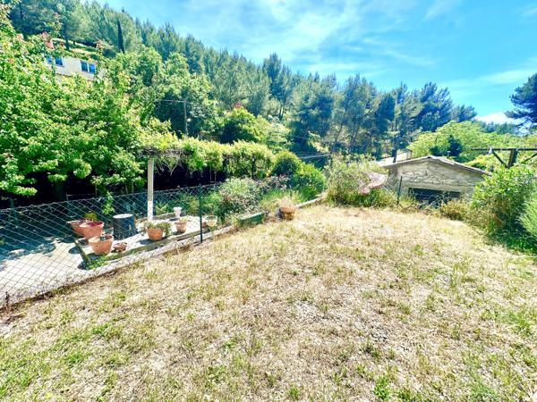 Maison familiale 152 m² sur terrain de 873 m² – Calme absolu – Marseille + dépendance