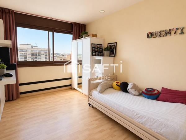 Paris 15 - 106 m²- 4 CH, terrasse 15 m², accès handicapé, cave et parking