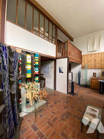 COMMUNE de THIVARS, proche accès de l'Autoroute , (1heure de PARIS).

Ancien Atelier d'Artist...