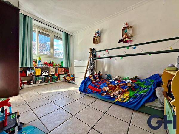 Les Essarts - Métro D - Appartement Bron 75.22 m2