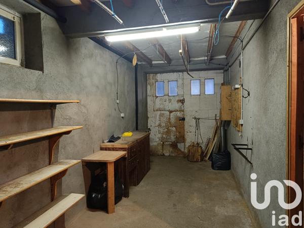 Maison 5 pièces de 127 m² à Marmanhac (15250)