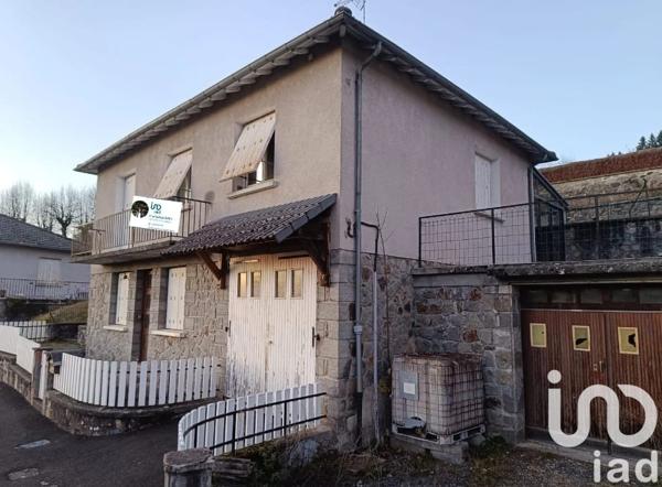 Maison 5 pièces de 127 m² à Marmanhac (15250)