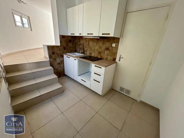 Appartement à louer 3 pièces 59.7m² Sanary-sur-Mer (83110)