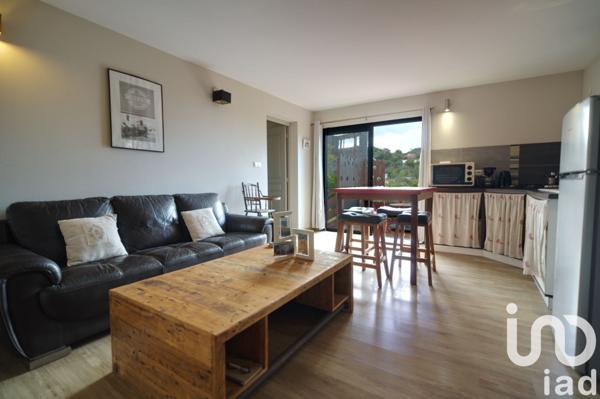 Maison 8 pièces de 223 m² à Les Avirons (97425)