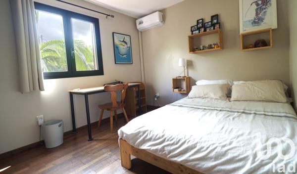 Maison 8 pièces de 223 m² à Les Avirons (97425)