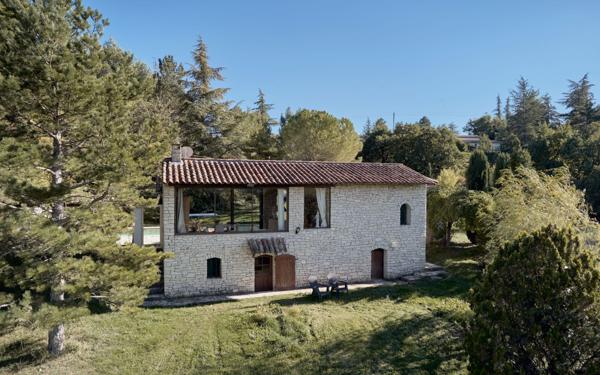 Maison à vendre    6 pièces •  Saint-Michel-l'Observatoire