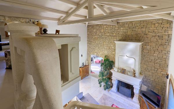 Maison à vendre    6 pièces •  Saint-Michel-l'Observatoire