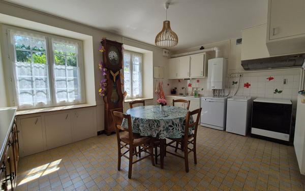 Maison à vendre    5 pièces •  Condat-sur-Vézère