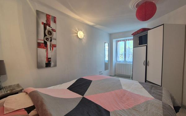 Maison à vendre    5 pièces •  Condat-sur-Vézère