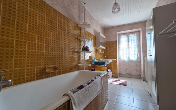 Maison à vendre    5 pièces •  Condat-sur-Vézère