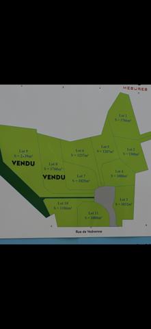 Terrain
        
        - 1106 m²