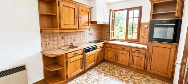 Coup de cœur assuré ! Élégante maison familiale de 122,5 m² sur un magnifique terrain arboré de 1 146 m² – Rainvillers
