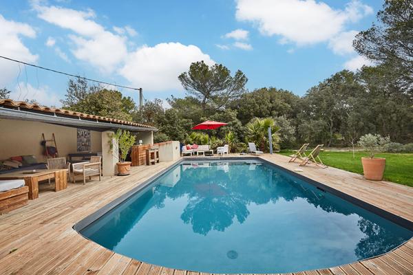 Maison Rognes 6 pièces 207 m2 sur parc arboré avce piscine et T2 totalement indépendant