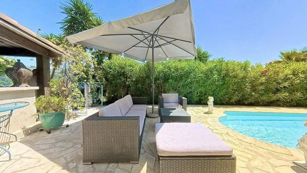 A VENDRE LA GAUDE - MAISON INDIVIDUELLE 202 m² - TERRAIN 4000M2 - PISCINE - VUE DÉGAGÉE - STATIONNEMENTS