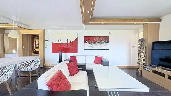 A VENDRE LA GAUDE - MAISON INDIVIDUELLE 202 m² - TERRAIN 4000M2 - PISCINE - VUE DÉGAGÉE - STATIONNEMENTS