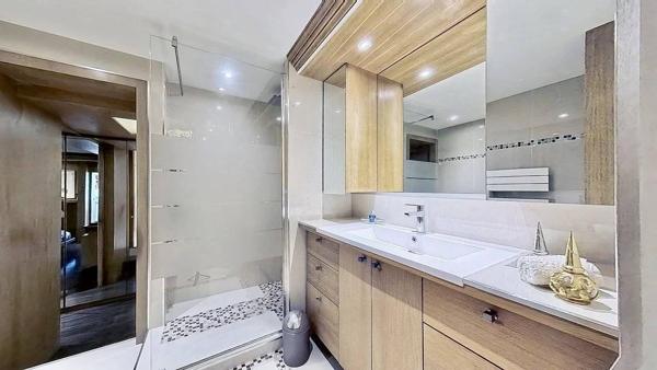 A VENDRE LA GAUDE - MAISON INDIVIDUELLE 202 m² - TERRAIN 4000M2 - PISCINE - VUE DÉGAGÉE - STATIONNEMENTS