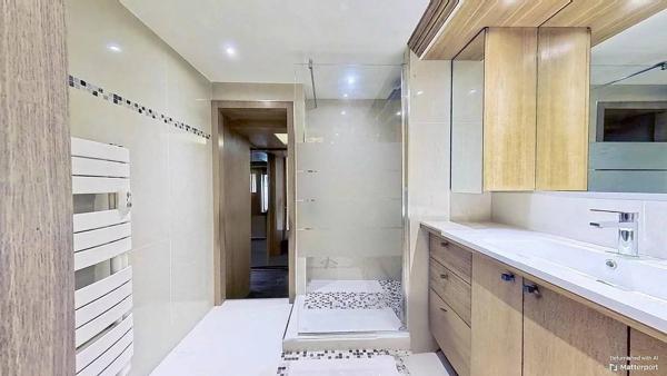 A VENDRE LA GAUDE - MAISON INDIVIDUELLE 202 m² - TERRAIN 4000M2 - PISCINE - VUE DÉGAGÉE - STATIONNEMENTS