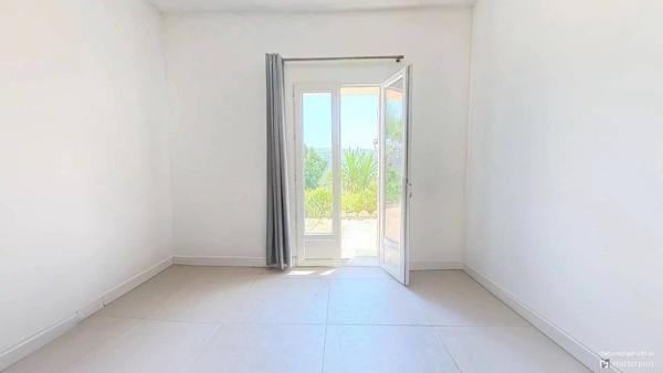 A VENDRE LA GAUDE - MAISON INDIVIDUELLE 202 m² - TERRAIN 4000M2 - PISCINE - VUE DÉGAGÉE - STATIONNEMENTS