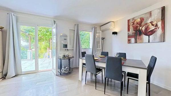 A VENDRE LA GAUDE - MAISON INDIVIDUELLE 202 m² - TERRAIN 4000M2 - PISCINE - VUE DÉGAGÉE - STATIONNEMENTS