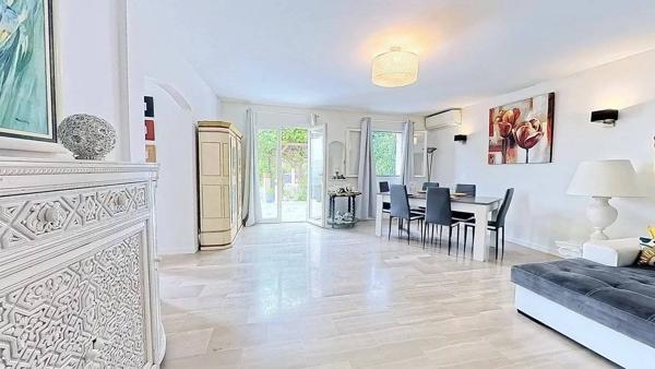 A VENDRE LA GAUDE - MAISON INDIVIDUELLE 202 m² - TERRAIN 4000M2 - PISCINE - VUE DÉGAGÉE - STATIONNEMENTS