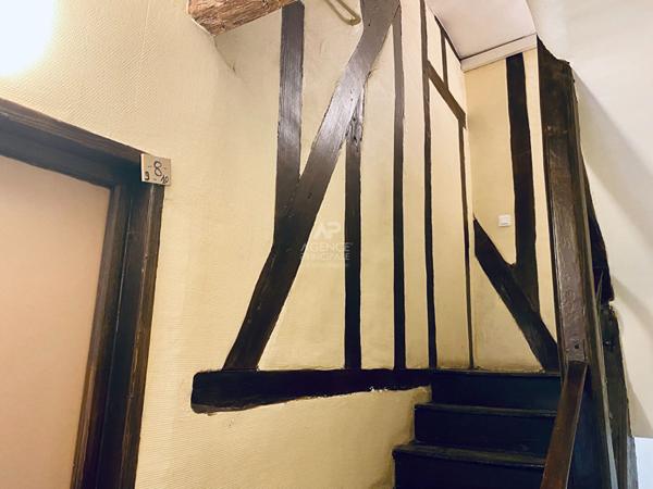 "Versailles Saint-Louis" Studio meublé de 15 m² ! Loyer 650 €/mois charges comprises **  - Référence  22483