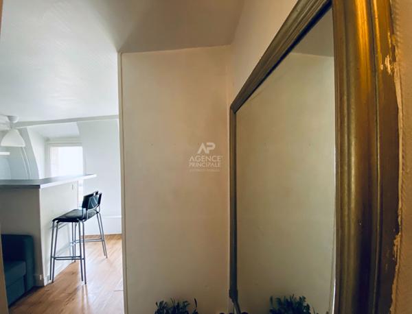 "Versailles Saint-Louis" Studio meublé de 15 m² ! Loyer 650 €/mois charges comprises **  - Référence  22483