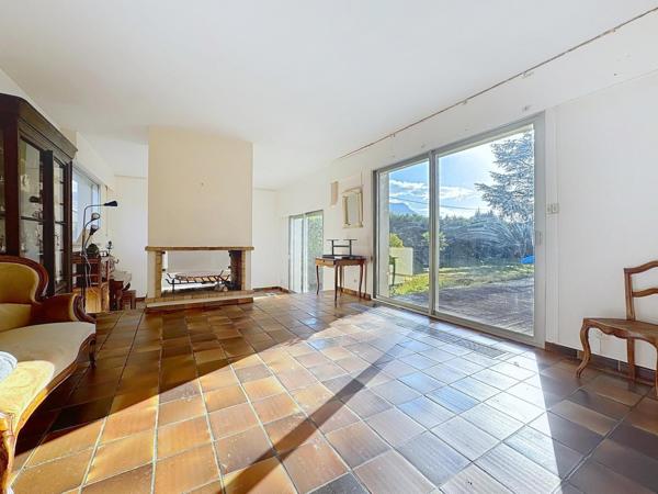 Rare : Villa de plain-pied à Coublevie, terrain plat, sans vis-à-vis