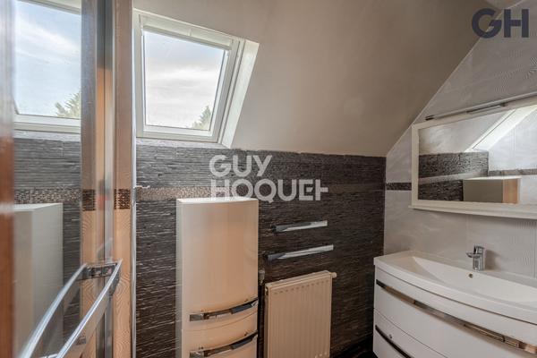 MAISON FAMILIALE AVEC SOUS-SOL DE 6 PIECES ( environ 196 m²) À SAINTRY-SUR-SEINE