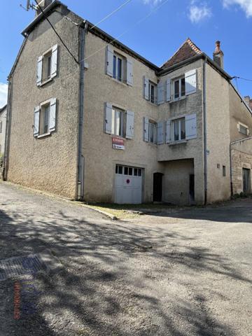 Maison duplex  fort potentiel – village touristique