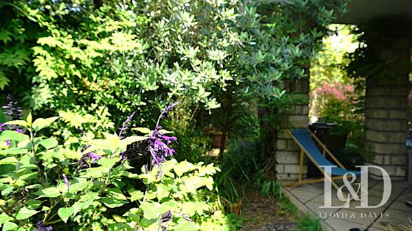Barrière Saint Augustin grande maison en pierre avec jardin, garage et stationnement