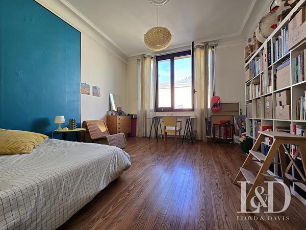 Barrière Saint Augustin grande maison en pierre avec jardin, garage et stationnement