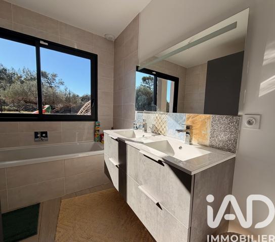 Maison à vendre 5 pièces 230 m² Nîmes