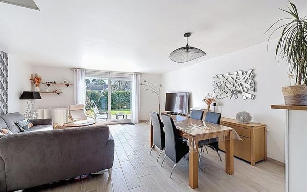 Maison à vendre    5 pièces • 90 m2 Voisins-le-Bretonneux