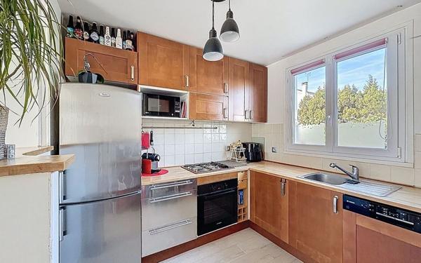 Maison à vendre    5 pièces • 90 m2 Voisins-le-Bretonneux