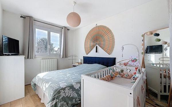 Maison à vendre    5 pièces • 90 m2 Voisins-le-Bretonneux