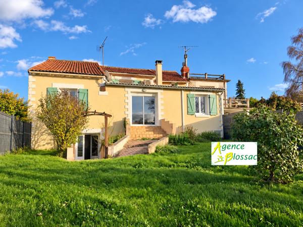MAISON DE BOURG AVEC TERRAIN ET DEPENDANCES