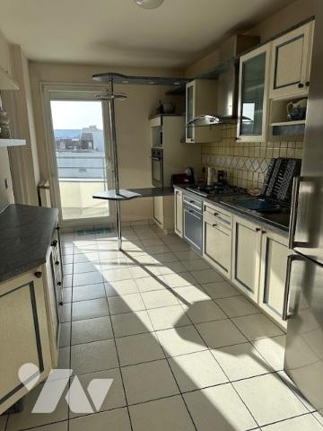 NANCY Croix de Bourgogne Appartement avec terrasse!