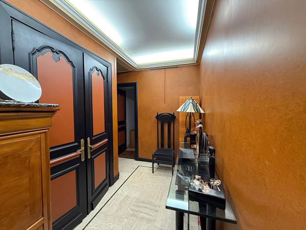 Appartement Neuilly Sur Seine 2 pièce(s) - Victor Hugo- 59,31carrez + Cave