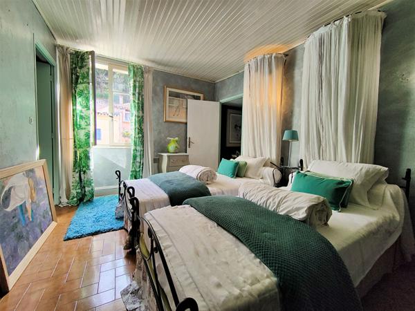 CHATEAURENARD - Maison de ville