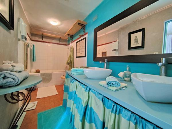 CHATEAURENARD - Maison de ville