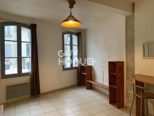 RARE ! Charmant STUDIO PLACE DES CORPS SAINTS.