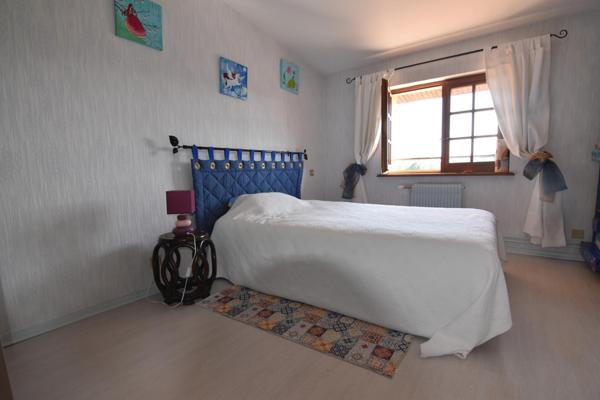 Maison à vendre - 7 pièces sur 11000 m² de terrain